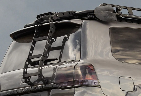 rear ladder fitted to 4x4 wagon for roof platform access