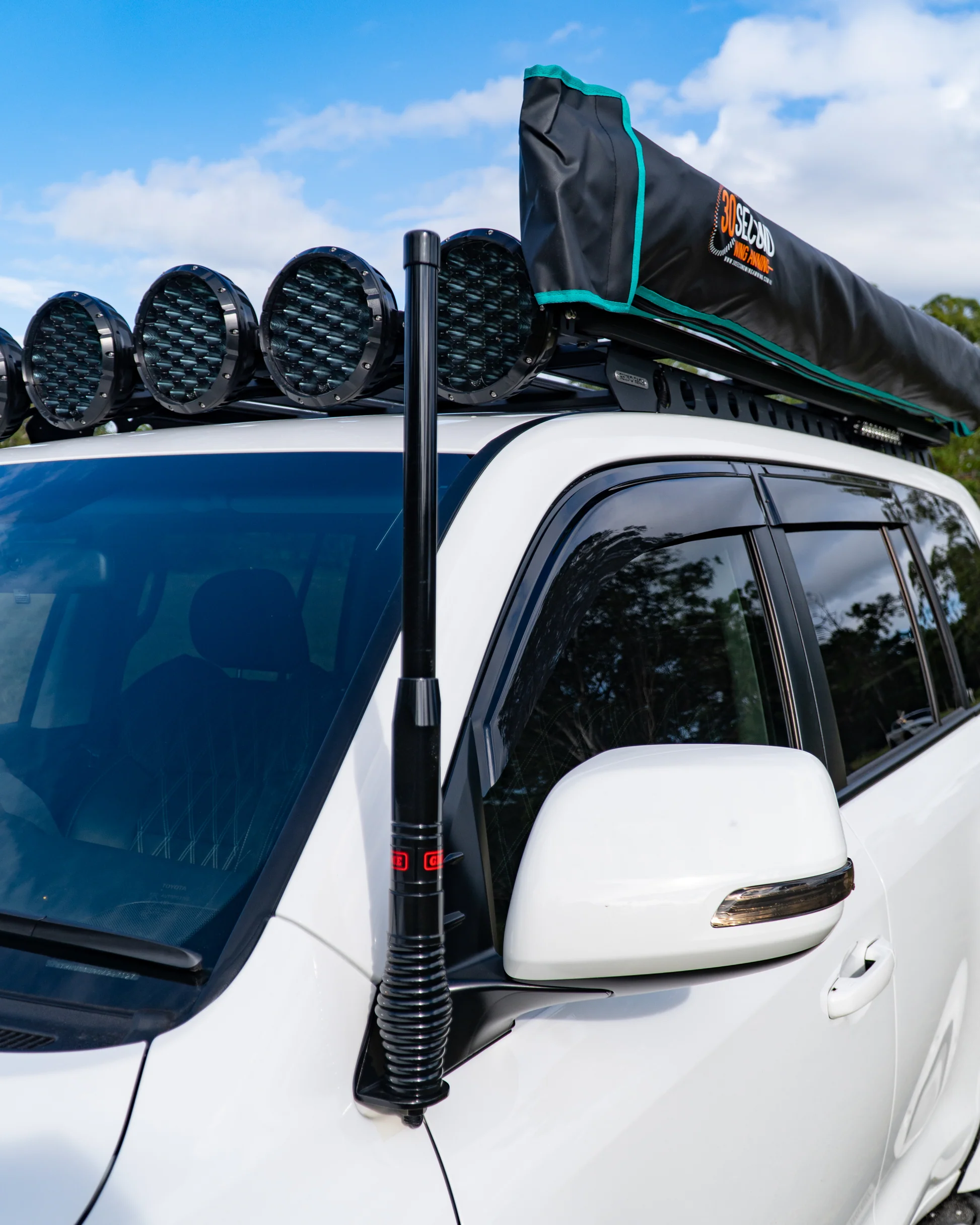 Toyota LandCruiser LC200 UHF Aerial Bracket